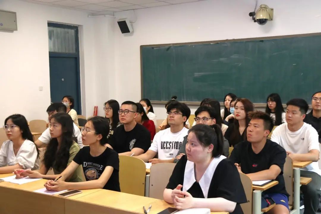 员工第二党支部开展“学党史·悟思想”专题党课2.jpg